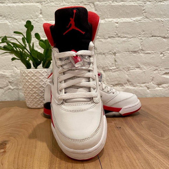 jordan 5 fire red black tongue on feet